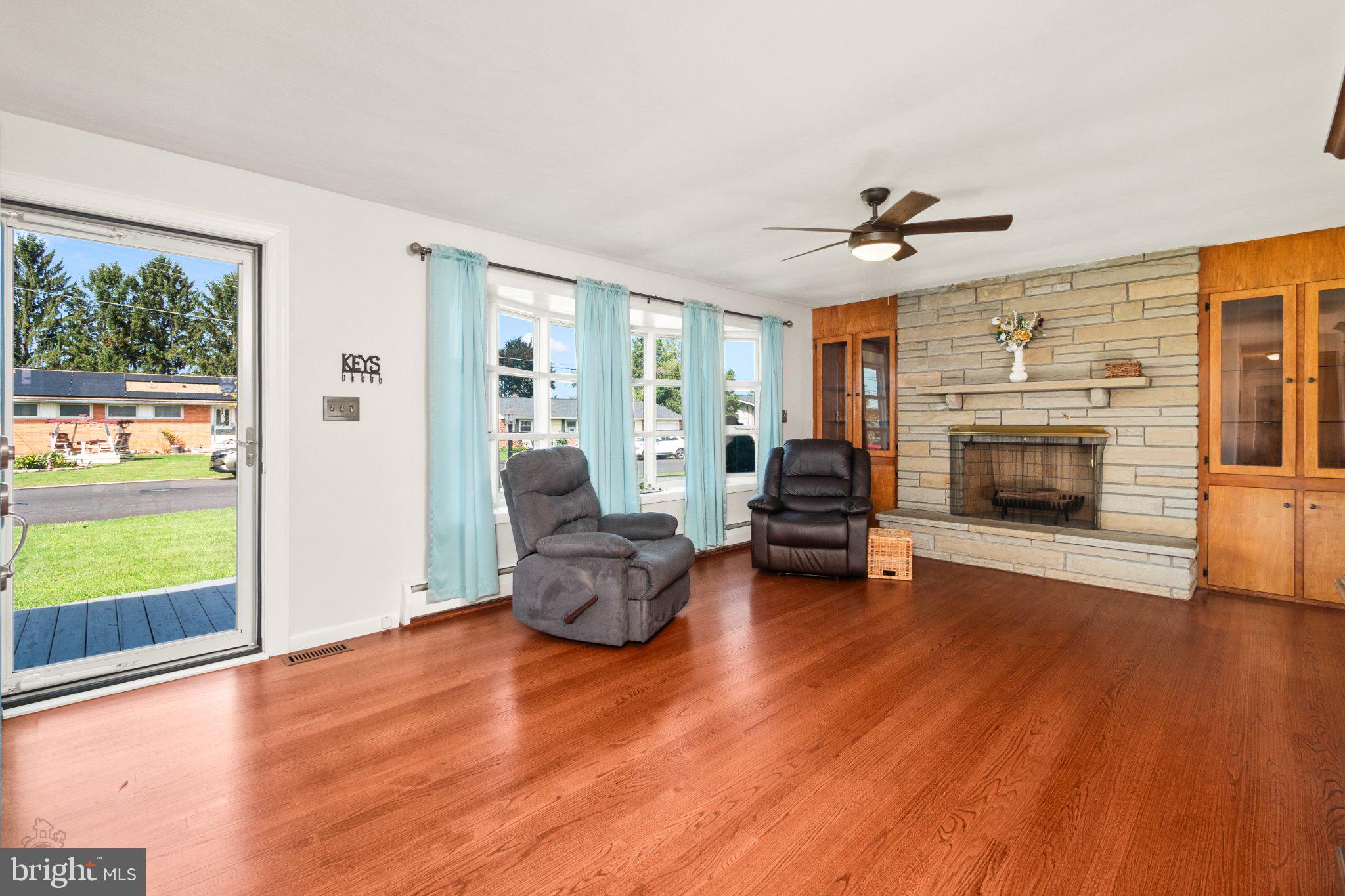 206 W Mckinley Ave, Myerstown, PA 17067 photo