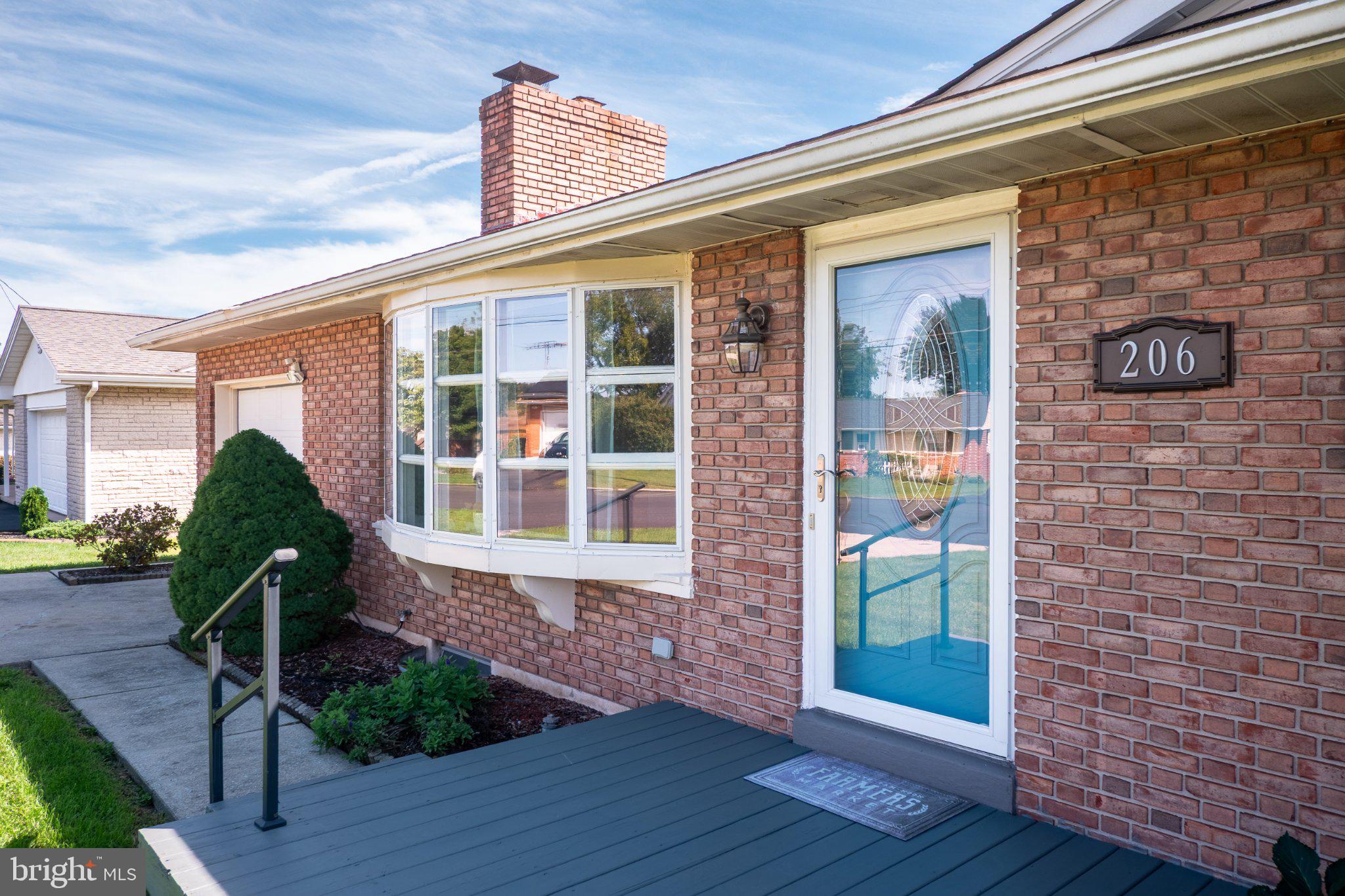 206 W Mckinley Ave, Myerstown, PA 17067 photo