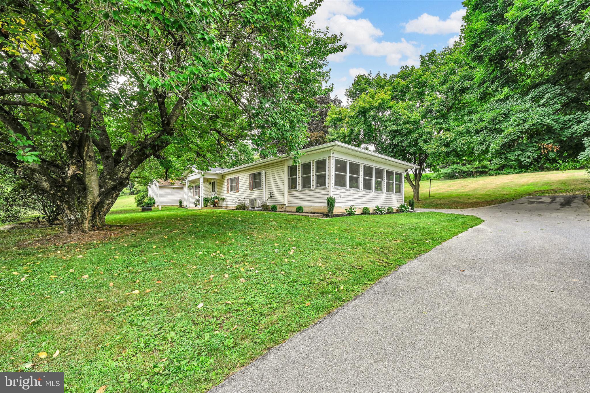470 Heidelberg Rd, Robesonia, PA 19551