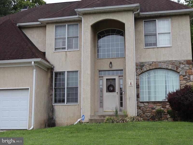 1 Kathryn Ln, Broomall, PA 19008 photo
