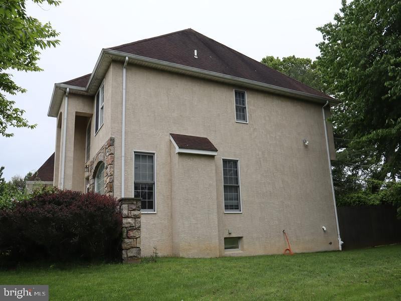 1 Kathryn Ln, Broomall, PA 19008 photo