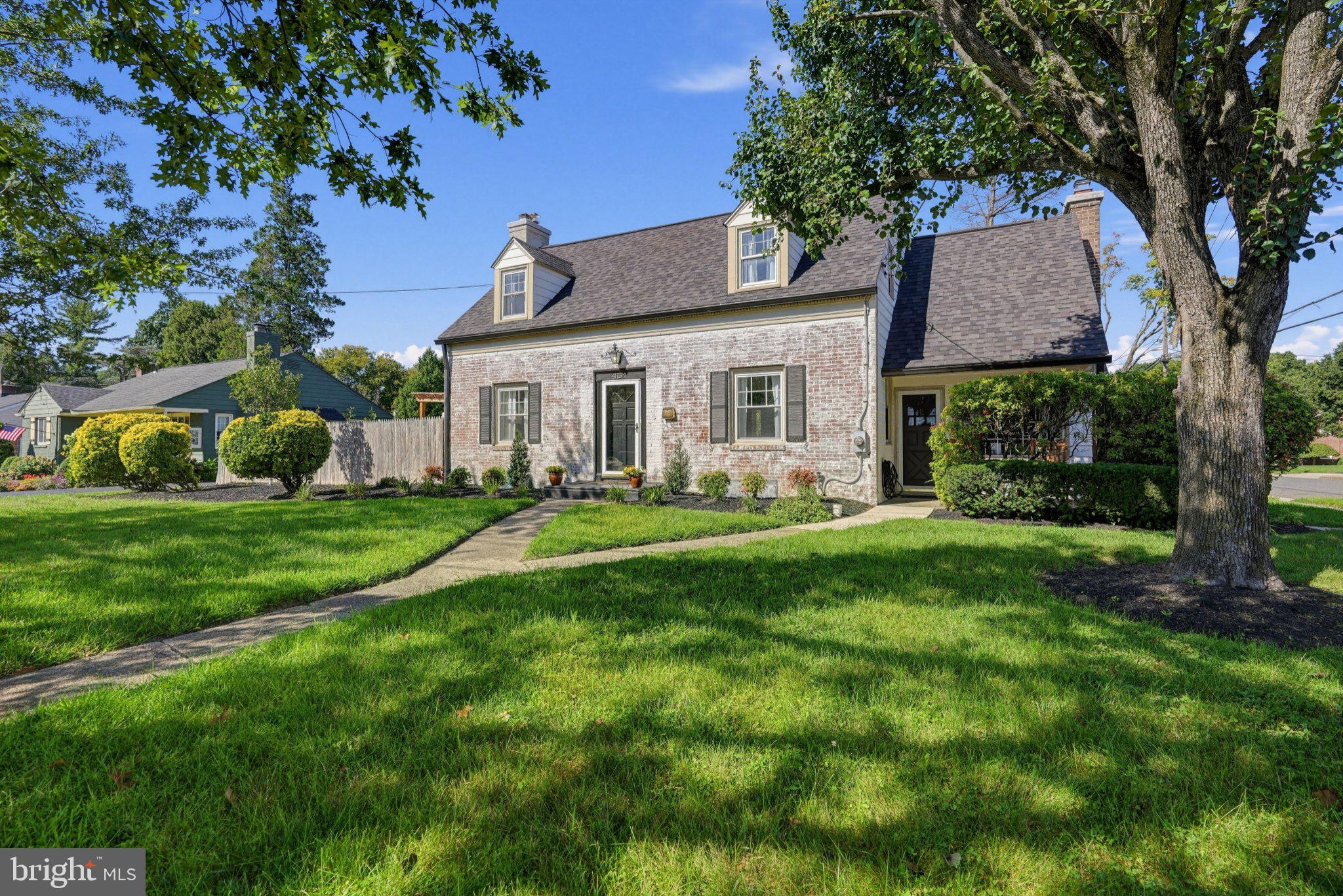 451 Crystal Lake Ave, Haddonfield, NJ 08033