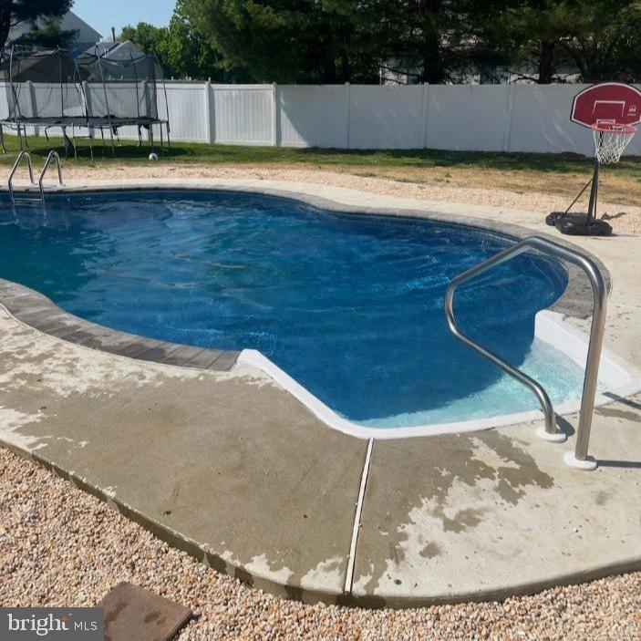 218 Ramblewood Dr, Deptford, NJ 08080