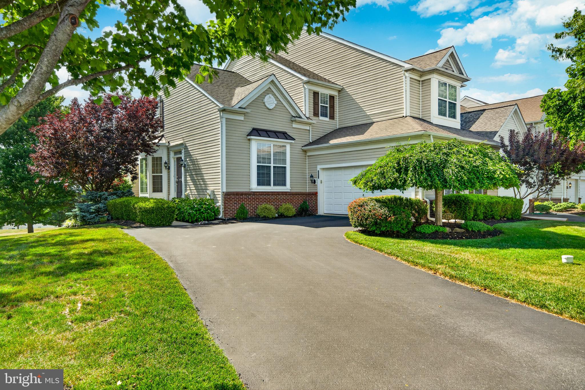226 N Caldwell Cir, Downingtown, PA 19335 photo