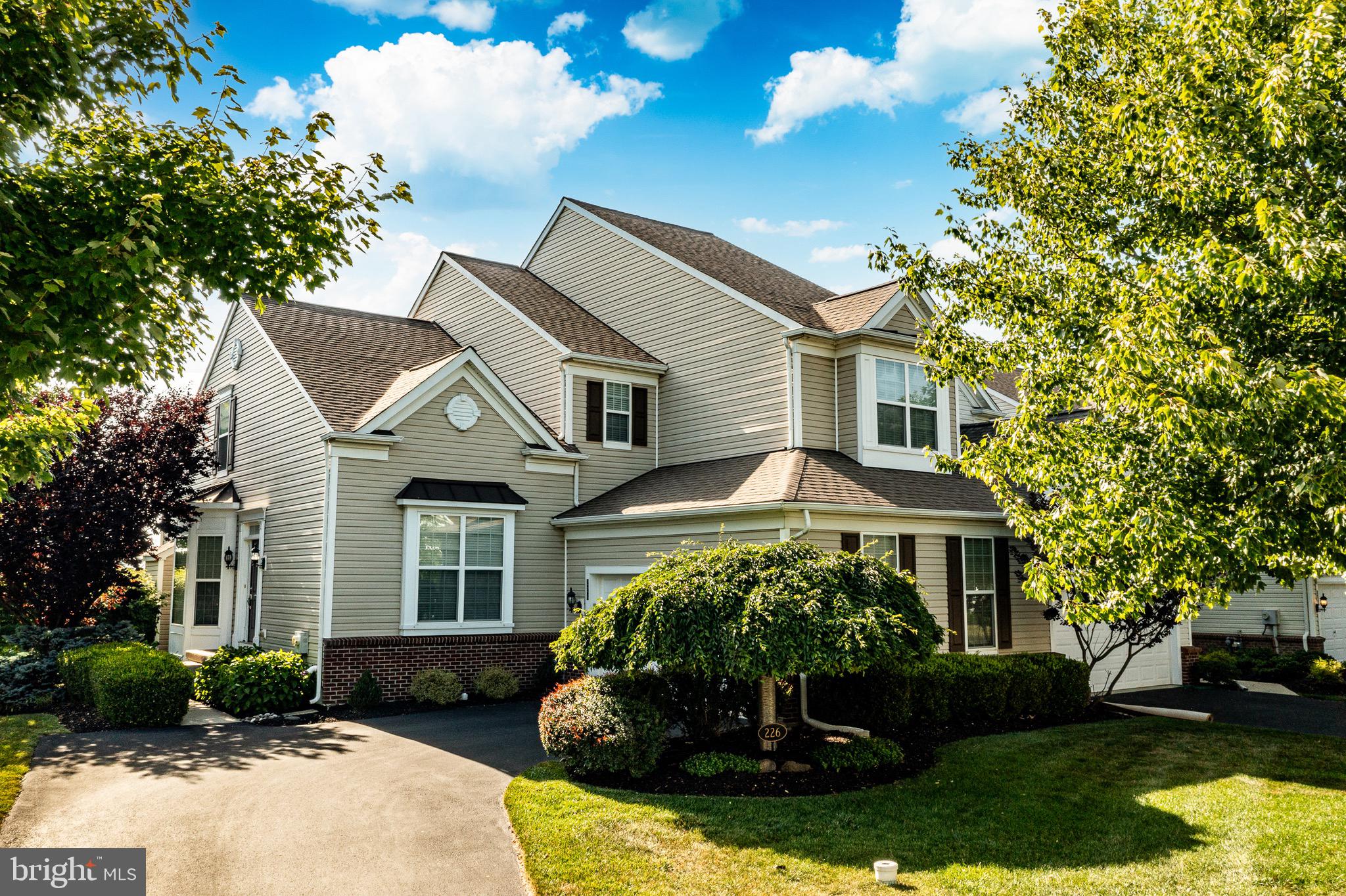 226 N Caldwell Cir, Downingtown, PA 19335 photo