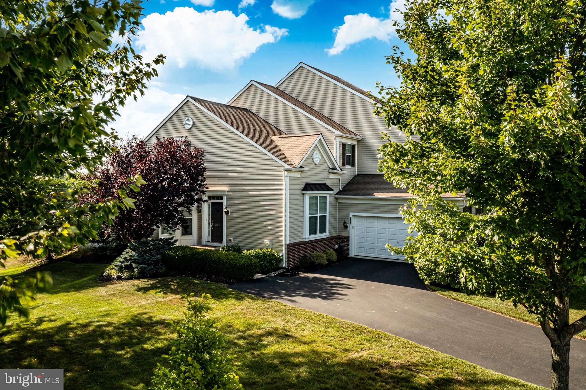 226 N Caldwell Cir, Downingtown, PA 19335 photo