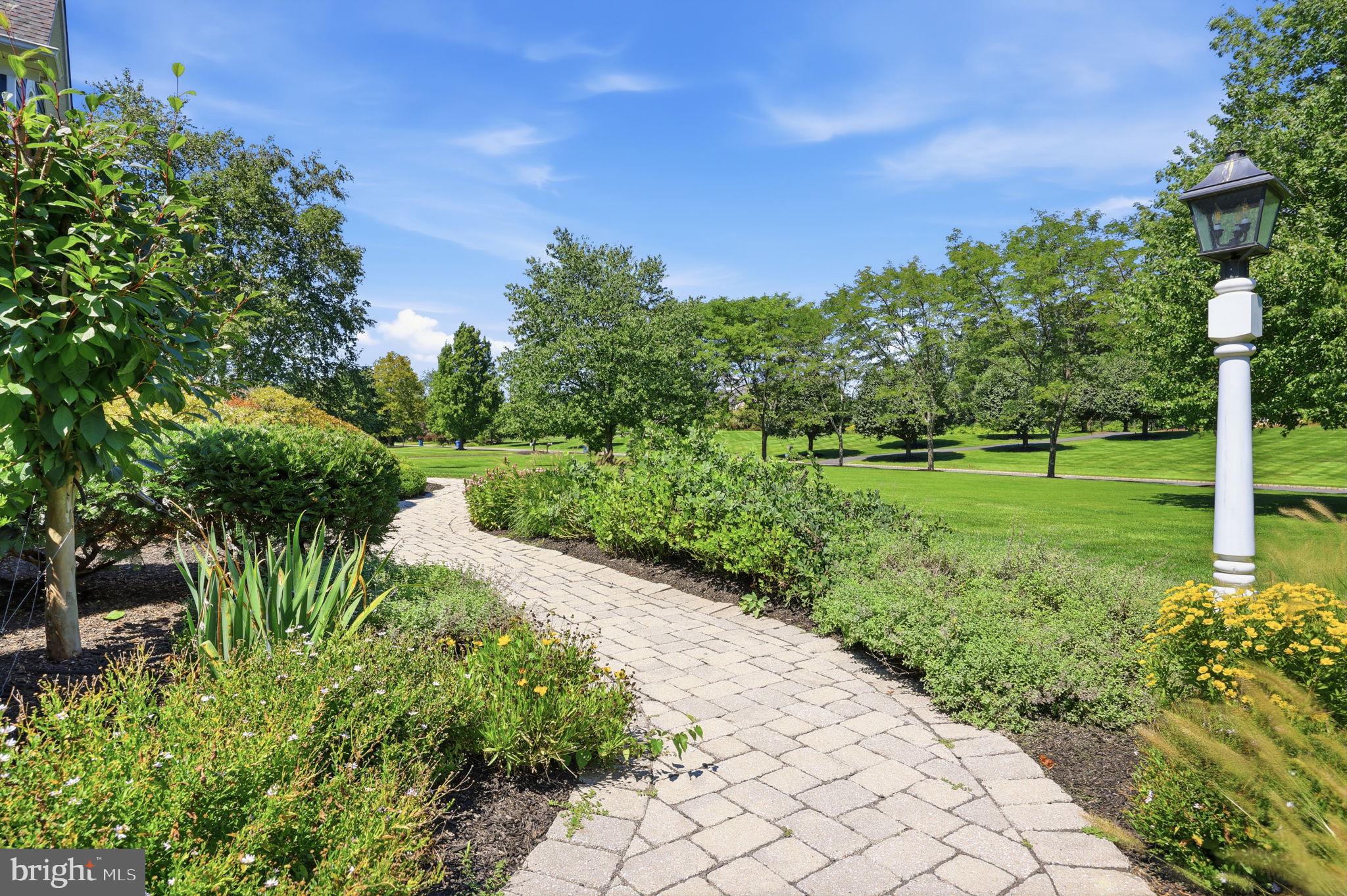 6 Lake Baldwin Dr, Pennington, NJ 08534 photo
