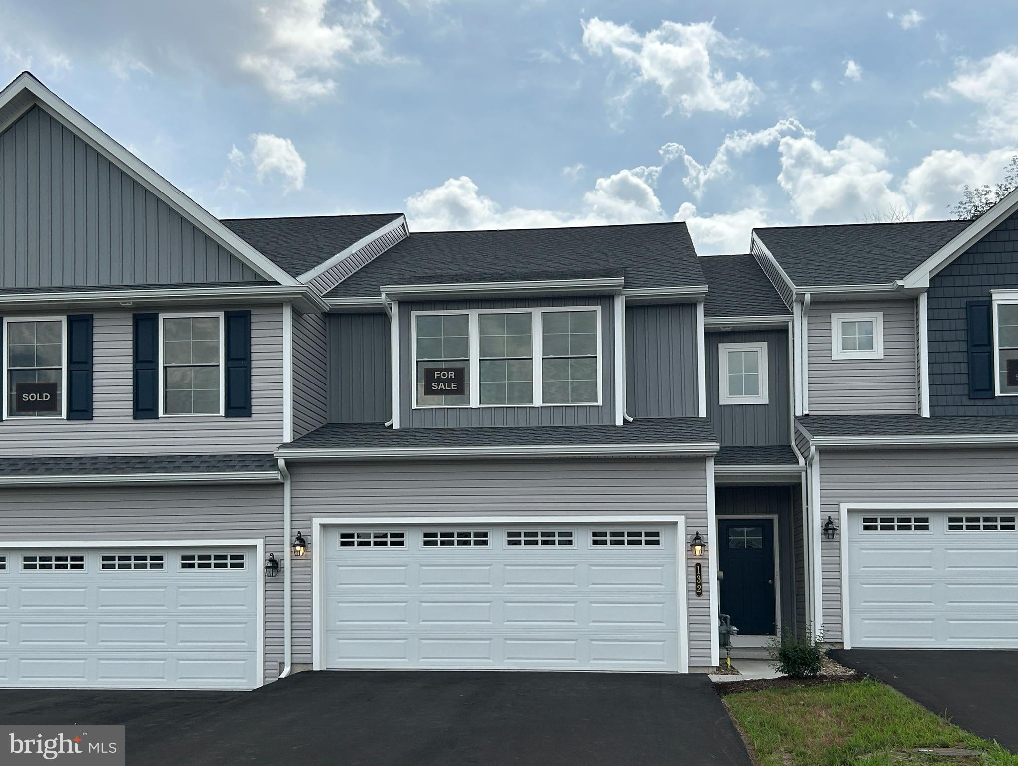 132 Magnolia Dr, Middletown, PA 17057