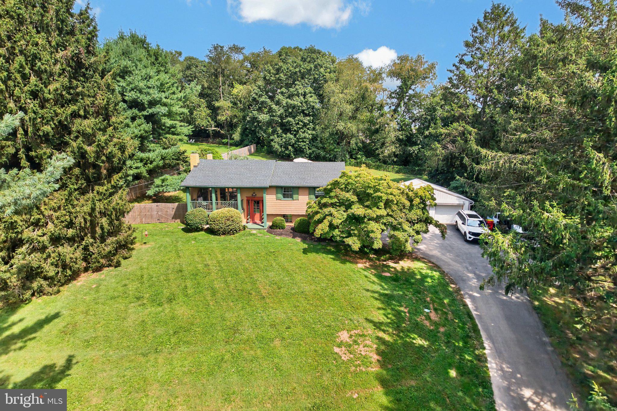 625 Locust Grove Rd, West Chester, PA 19382
