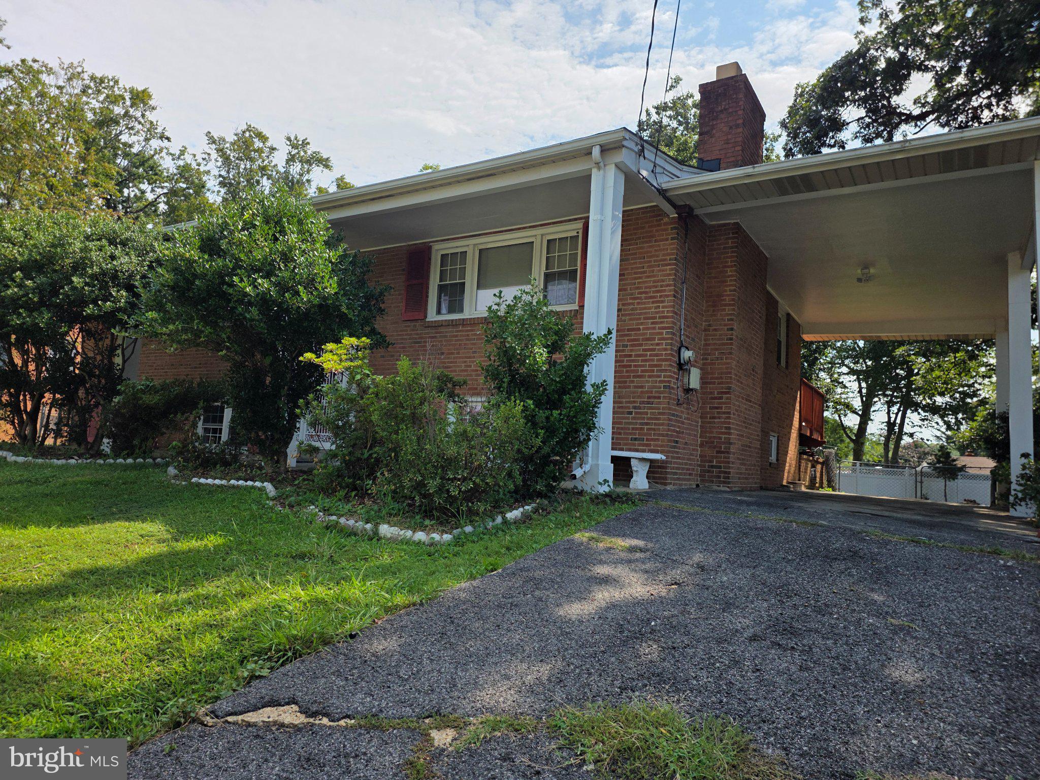 5026 Leland Dr, Oxon Hill, MD 20745