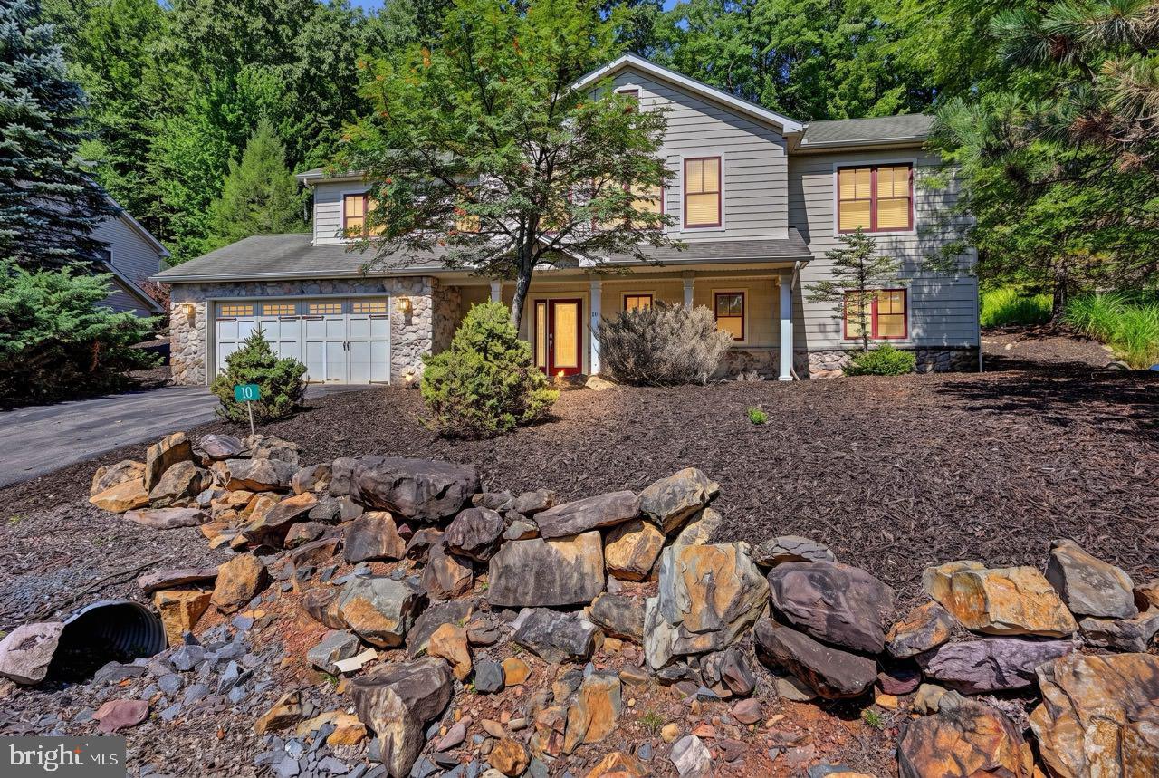 10 Bluestone Ct, Lake Harmony, PA 18624 photo
