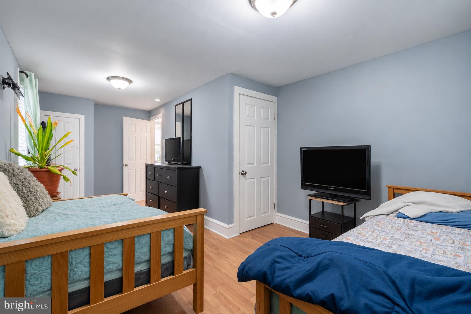 98 Railroad Ave, Penns Grove, NJ 08069 photo