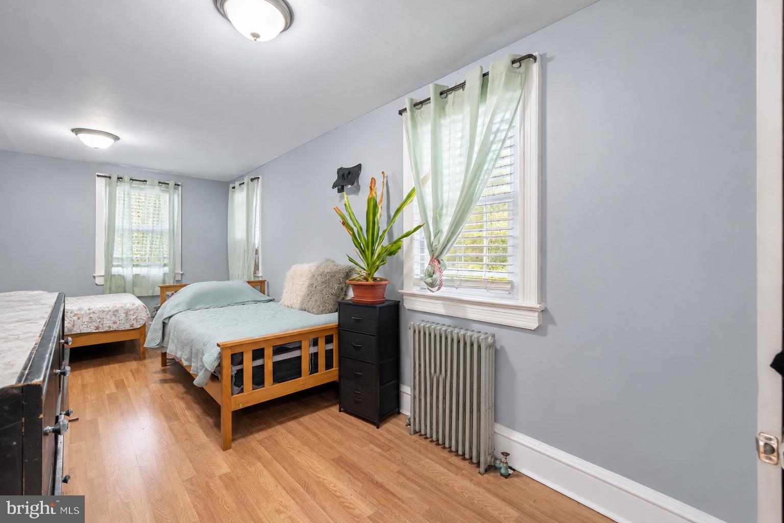 98 Railroad Ave, Penns Grove, NJ 08069 photo