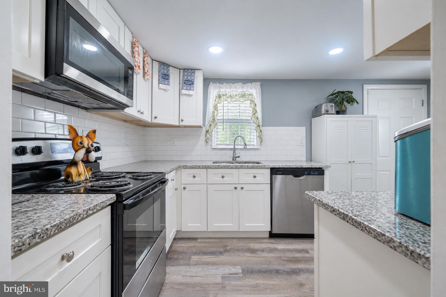 98 Railroad Ave, Penns Grove, NJ 08069 photo