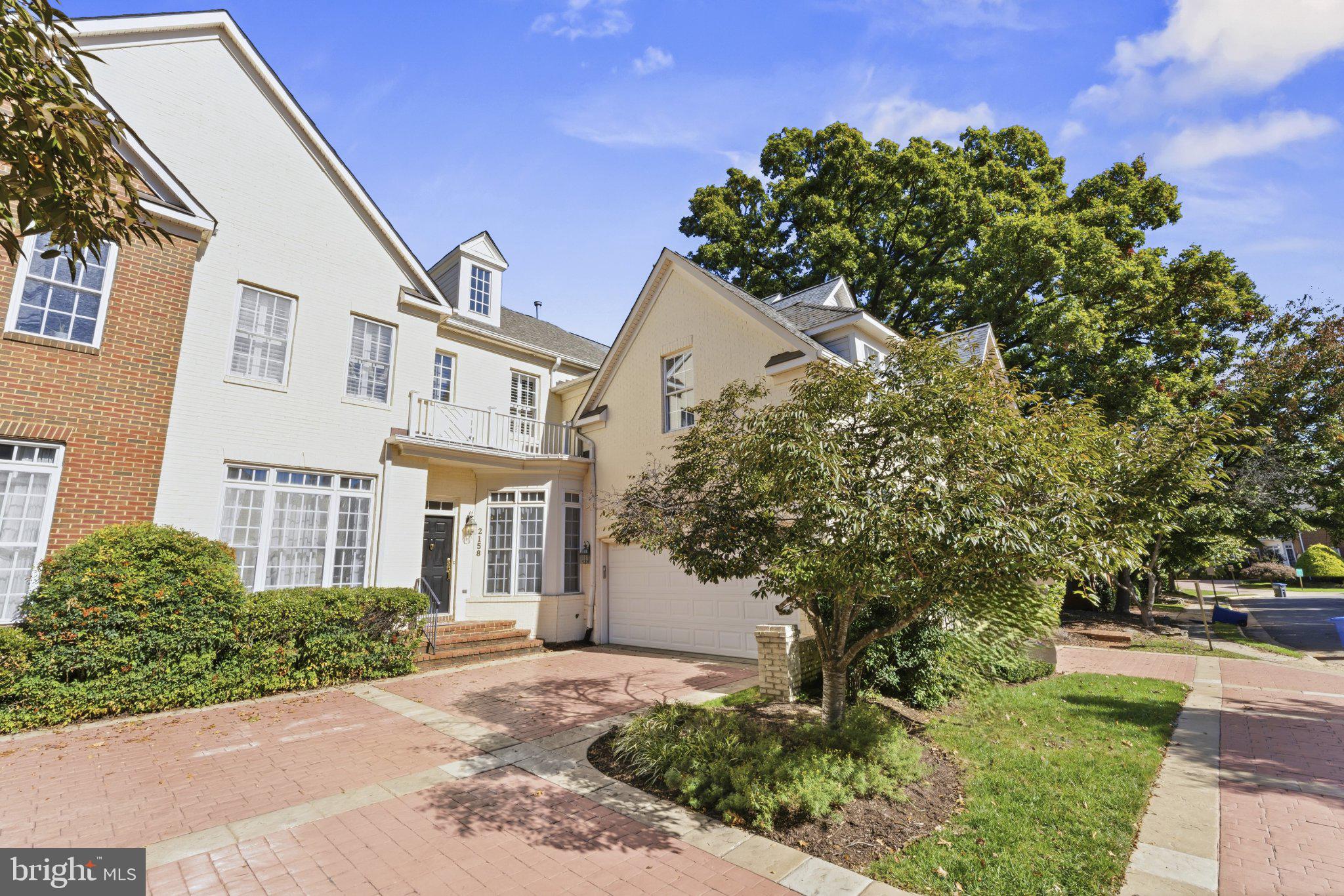 2158 Harithy Dr, Dunn Loring, VA 22027