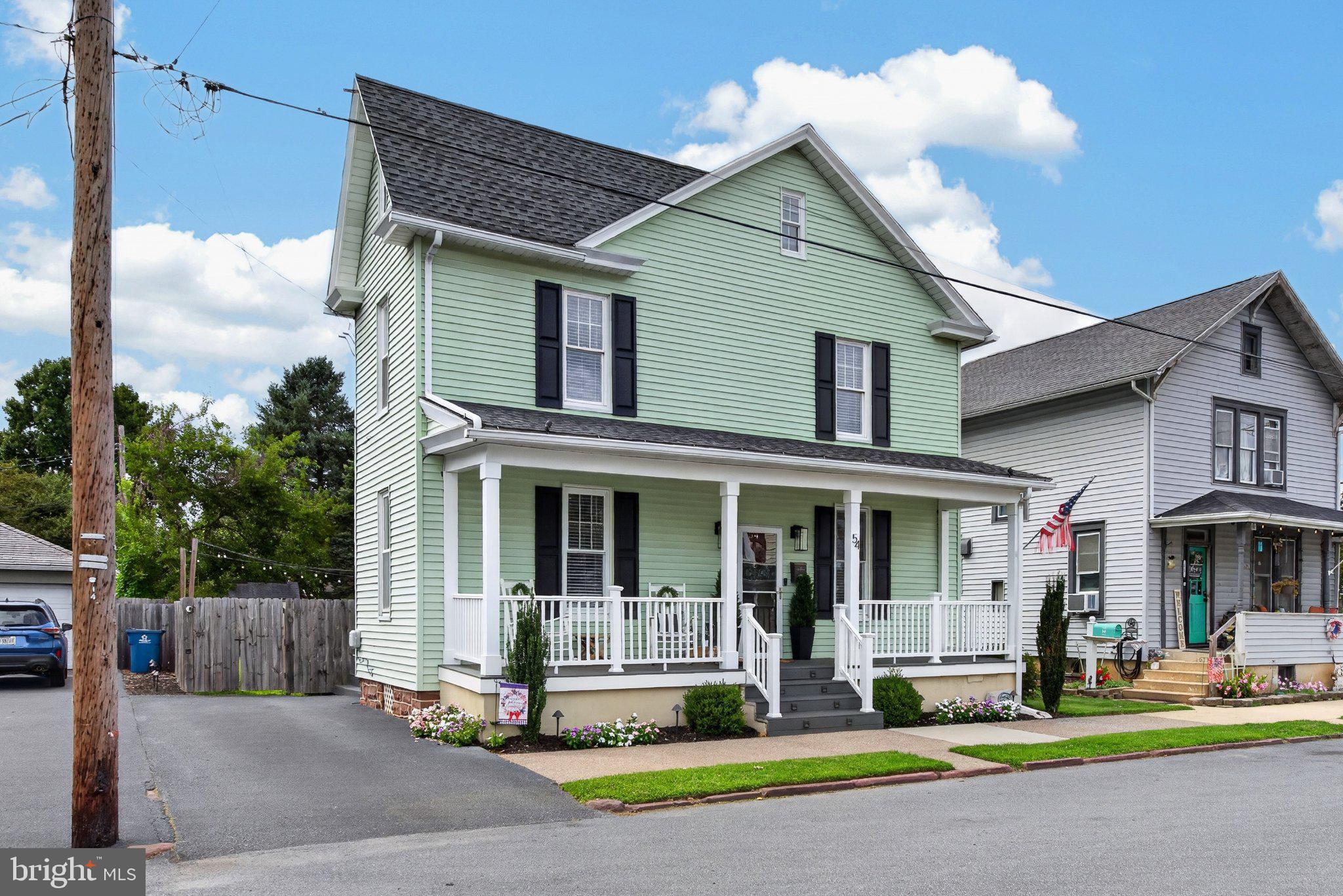 54 Prospect St, Hummelstown, PA 17036 photo