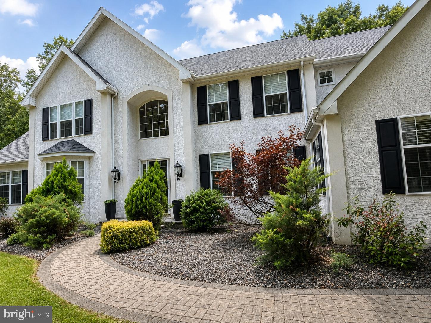 2 Greenbriar Rd, Mullica Hill, NJ 08062