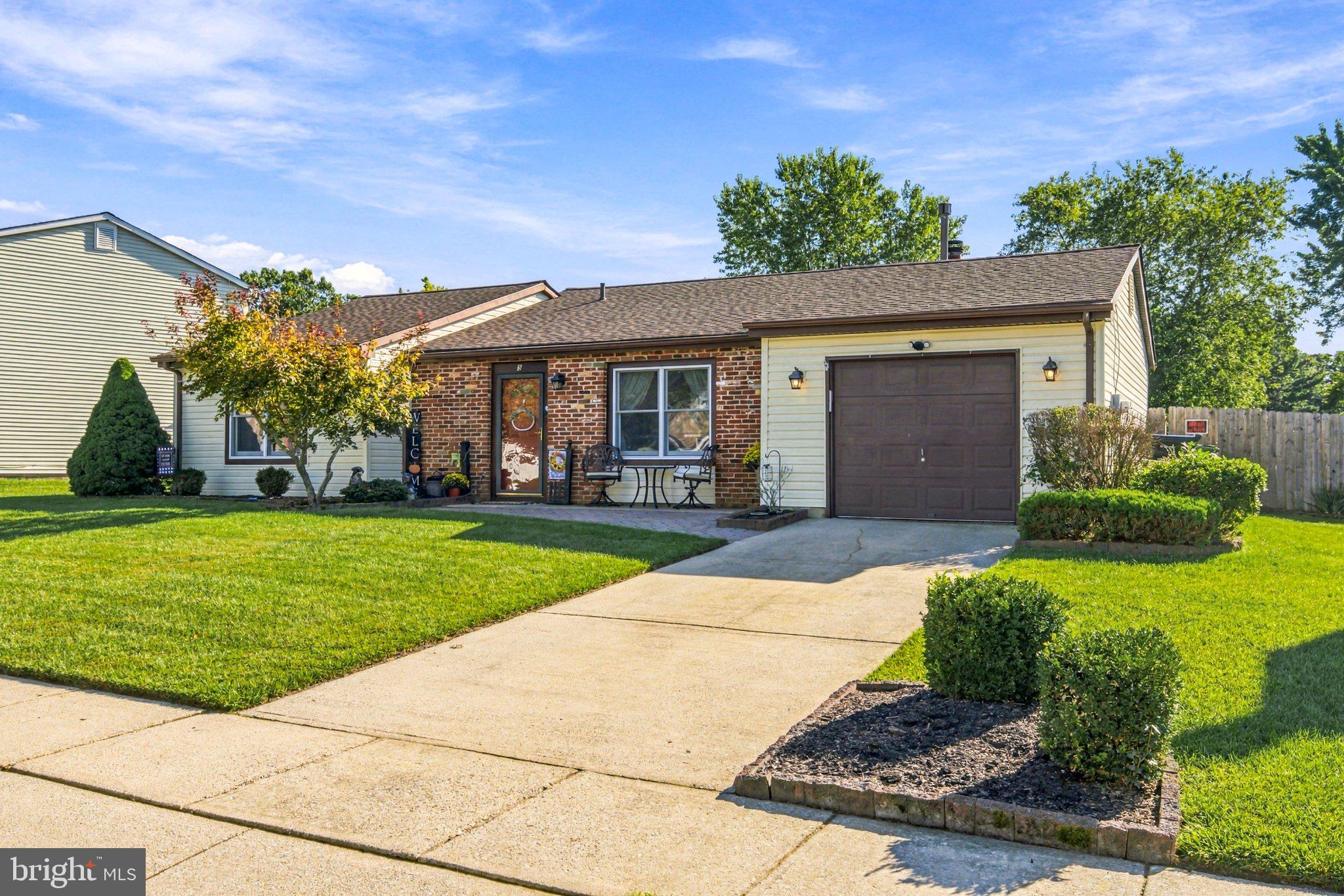 5 Uranus Rd, Sewell, NJ 08080