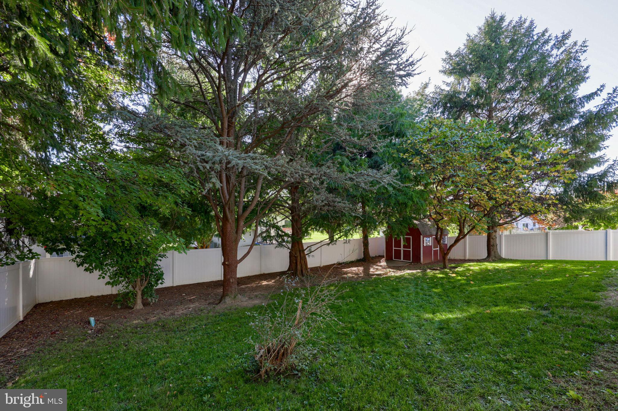 196 Strawberry St, Leola, PA 17540 photo