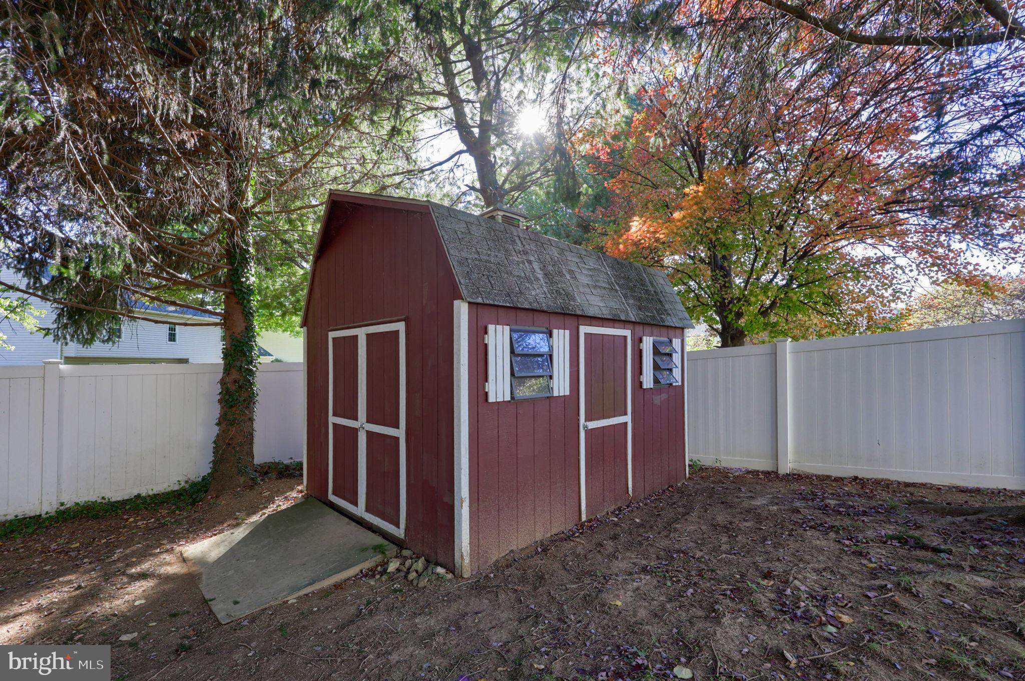 196 Strawberry St, Leola, PA 17540 photo