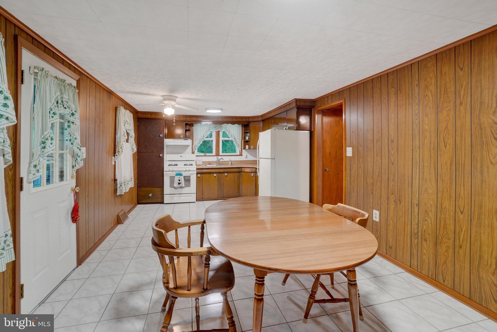 375 Cloverleaf Rd, York, PA 17406 photo