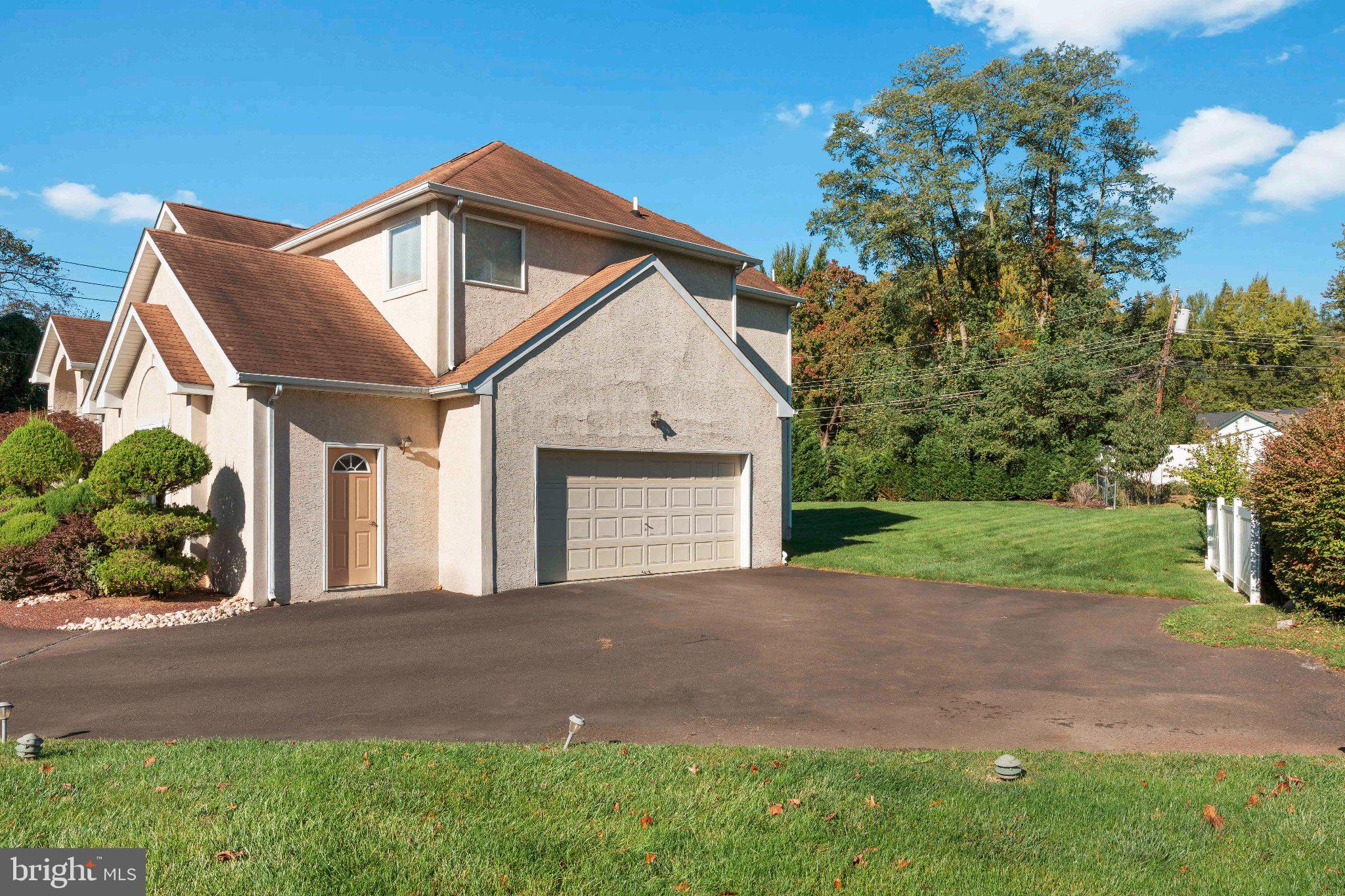 3826 Martin Rd, Huntingdon Valley, PA 19006 photo
