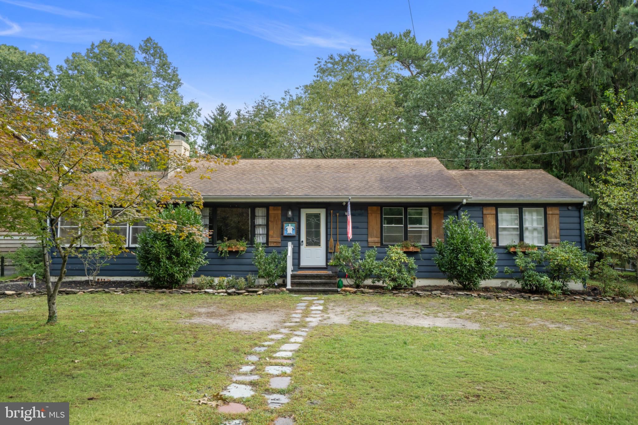 153 Navajo Trl, Medford Lakes, NJ 08055