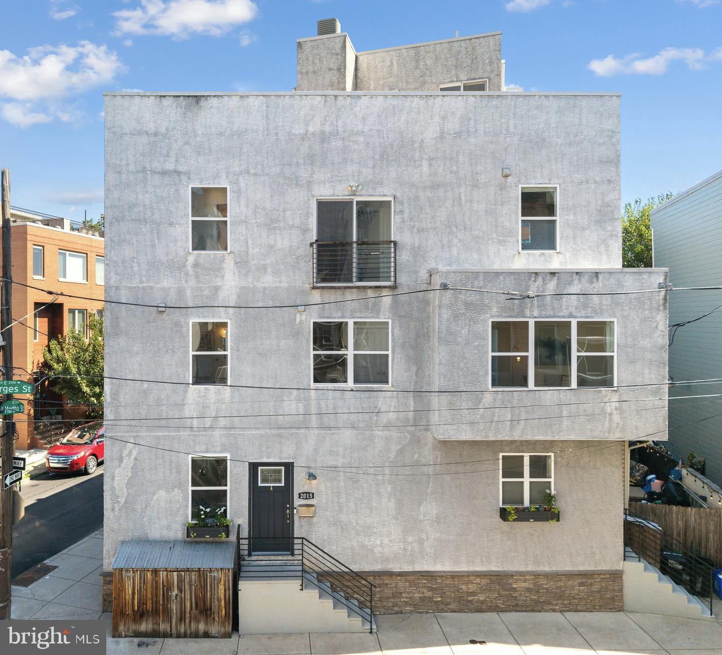 2015 Martha St, Philadelphia, PA 19125