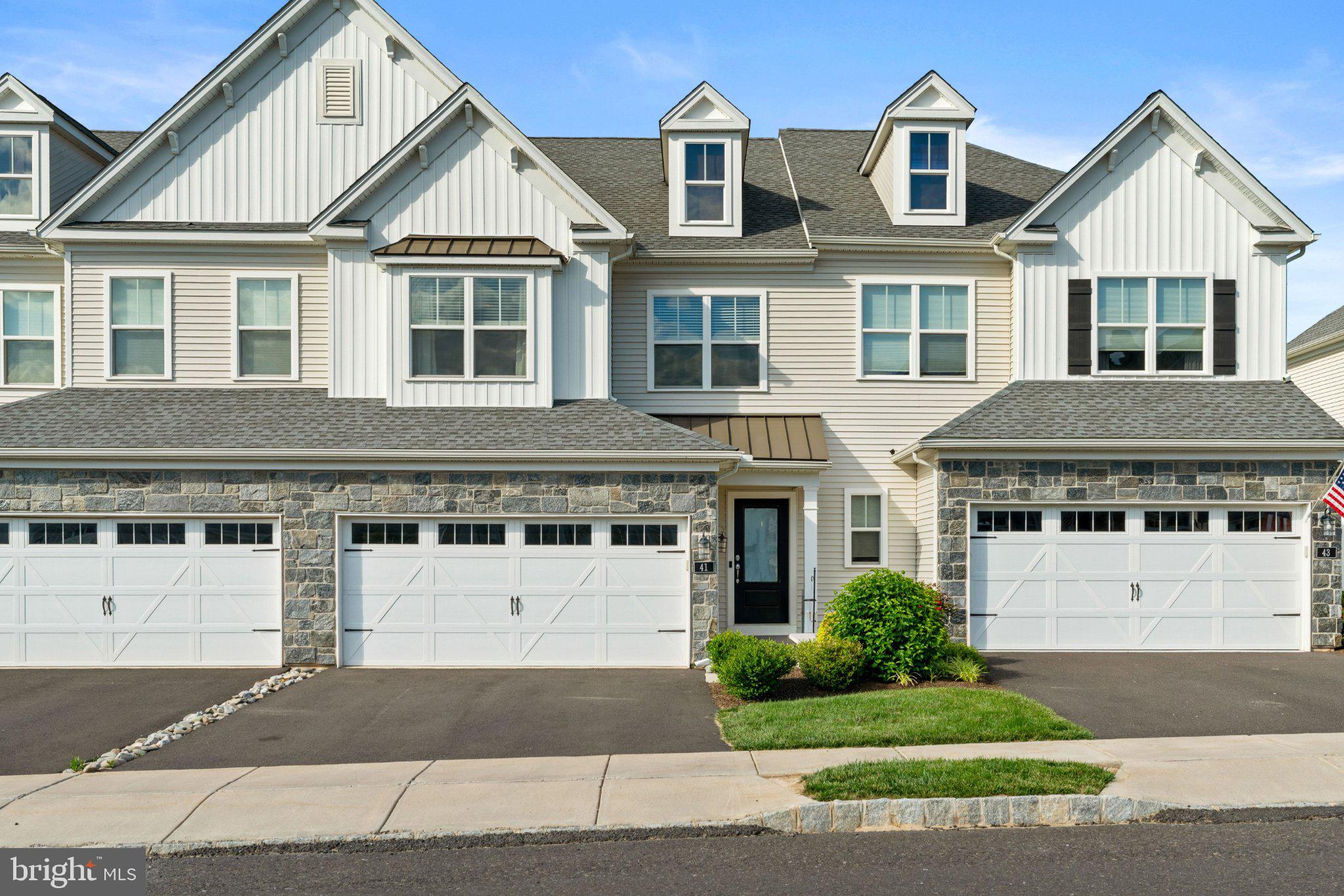 41 Spring Mill Rd, Ivyland, PA 18974