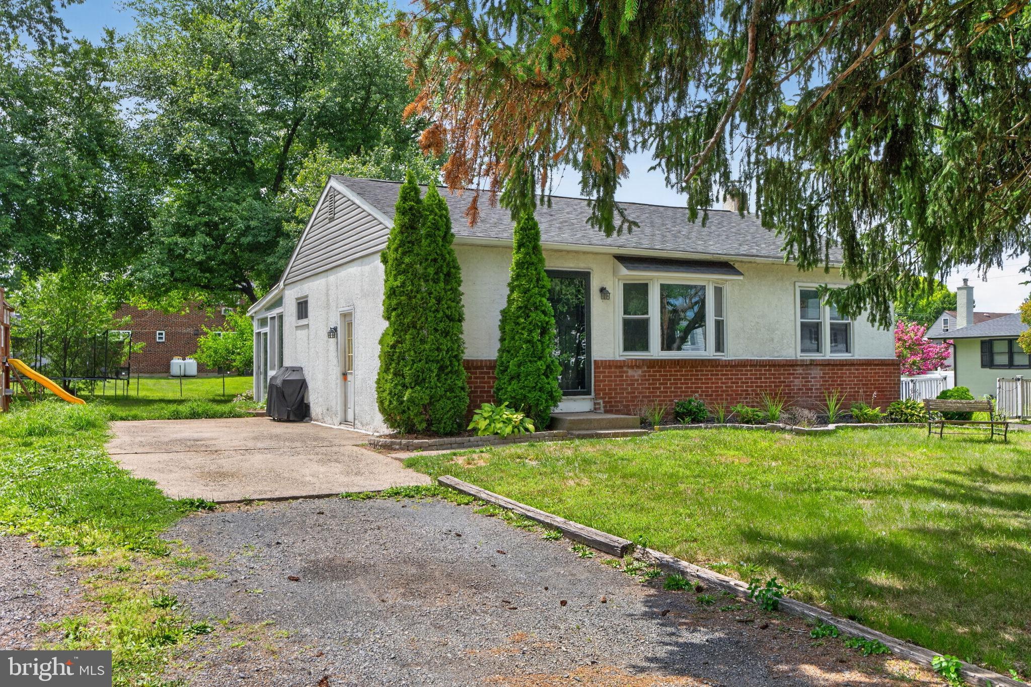 336 Beech St, Warminster, PA 18974 photo