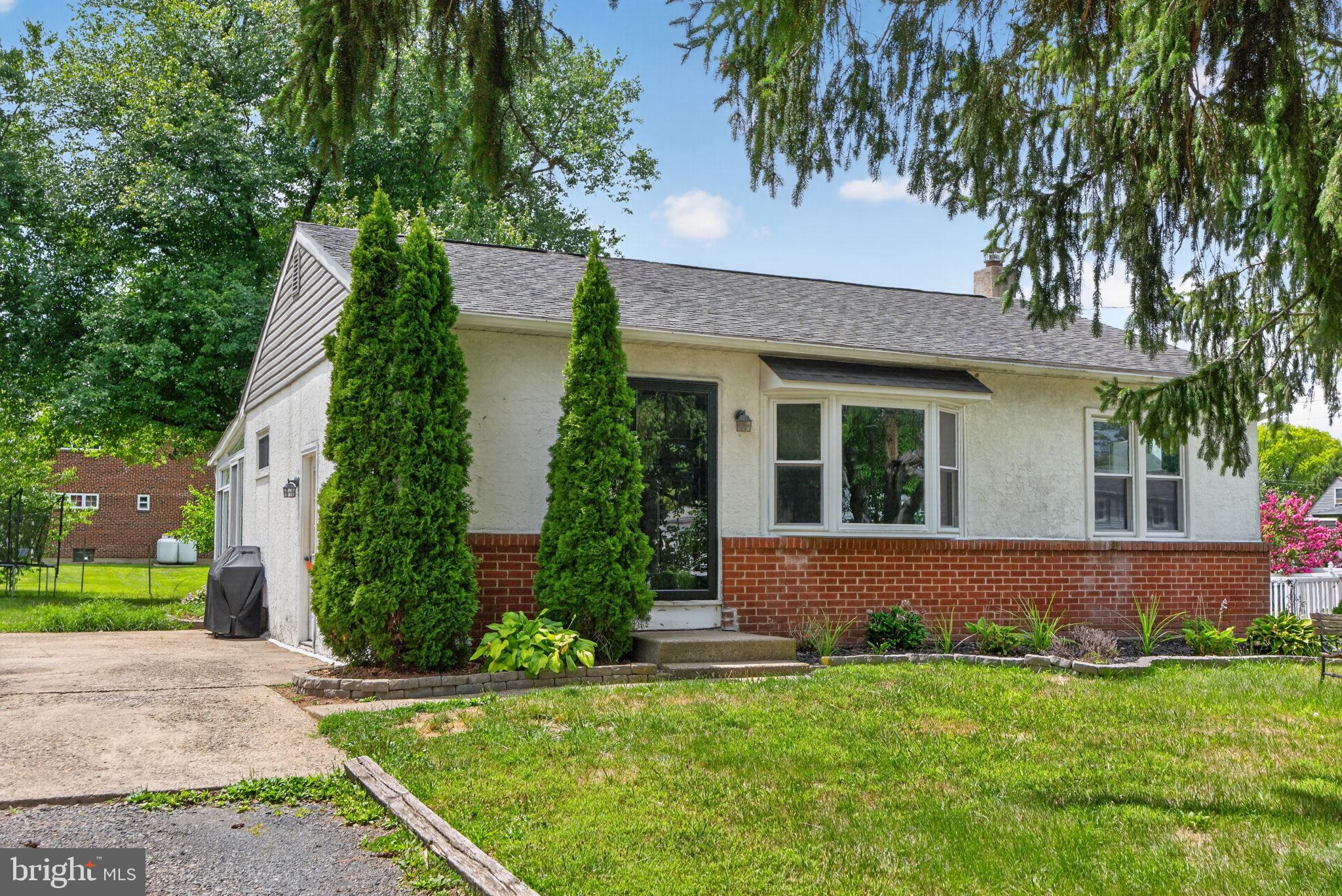 336 Beech St, Warminster, PA 18974 photo