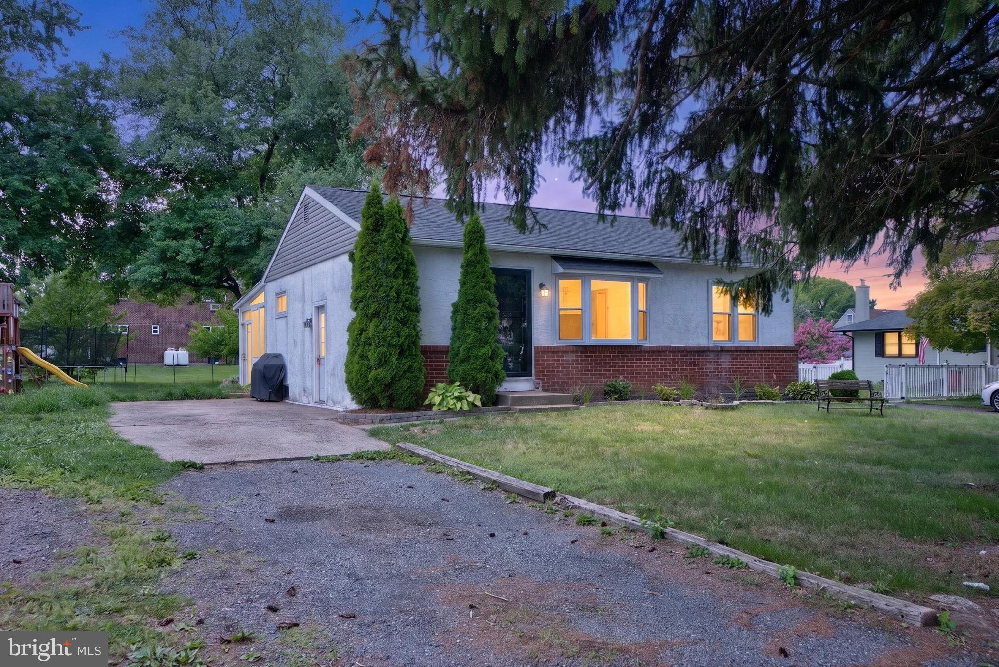 336 Beech St, Warminster, PA 18974 photo