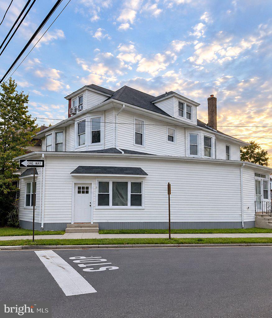 17 Brown St, Gloucester City, NJ 08030