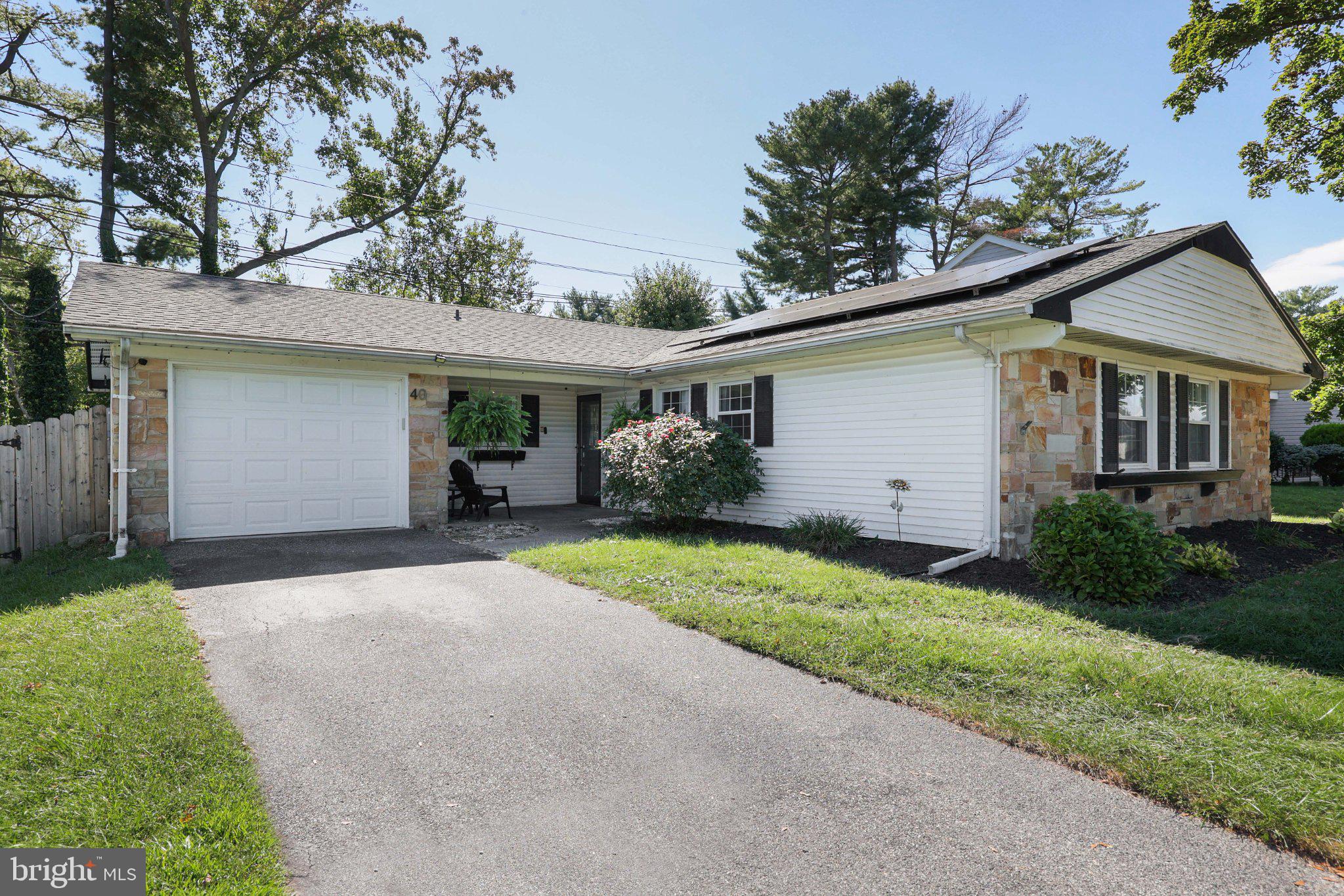 40 Holiday Ln, Willingboro, NJ 08046 photo