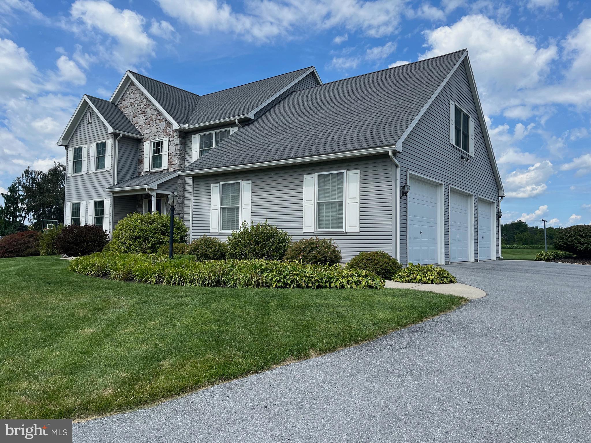 1033 Cider Ln, Lebanon, PA 17046 photo