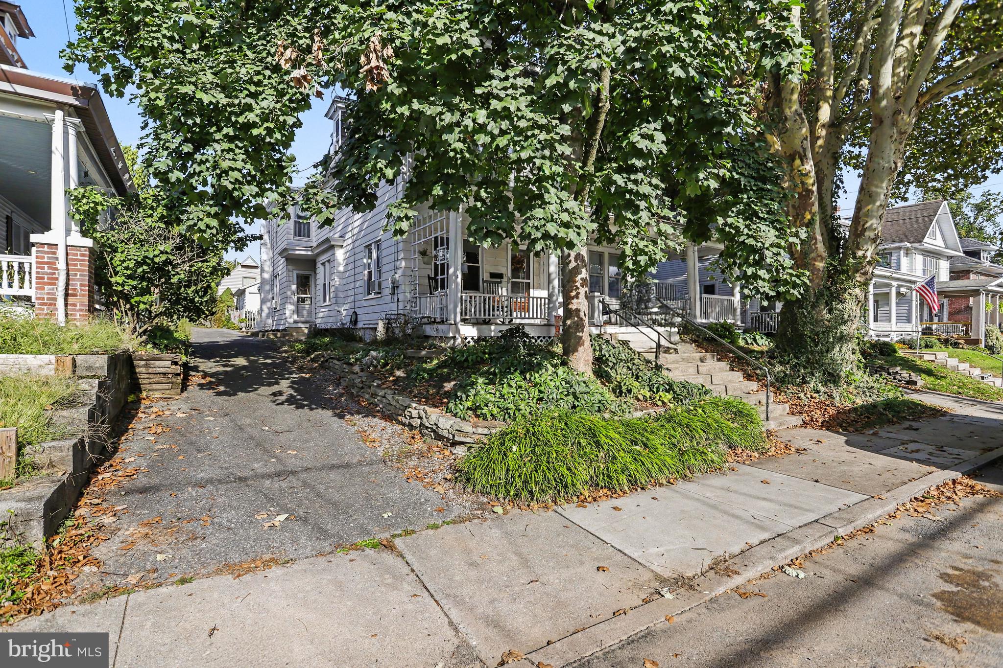 65 S Hazel St, Manheim, PA 17545 photo