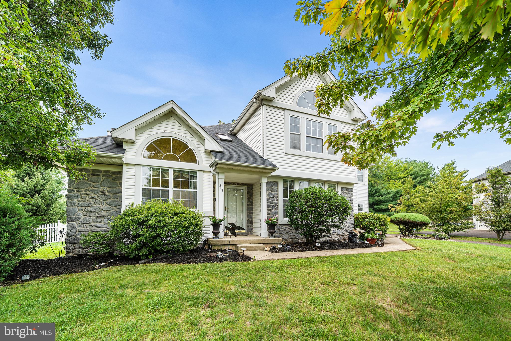 204 Somerset Cir, Chalfont, PA 18914 photo