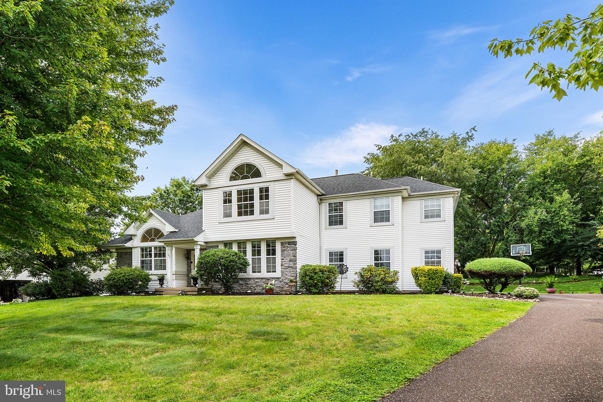 204 Somerset Cir, Chalfont, PA 18914 photo