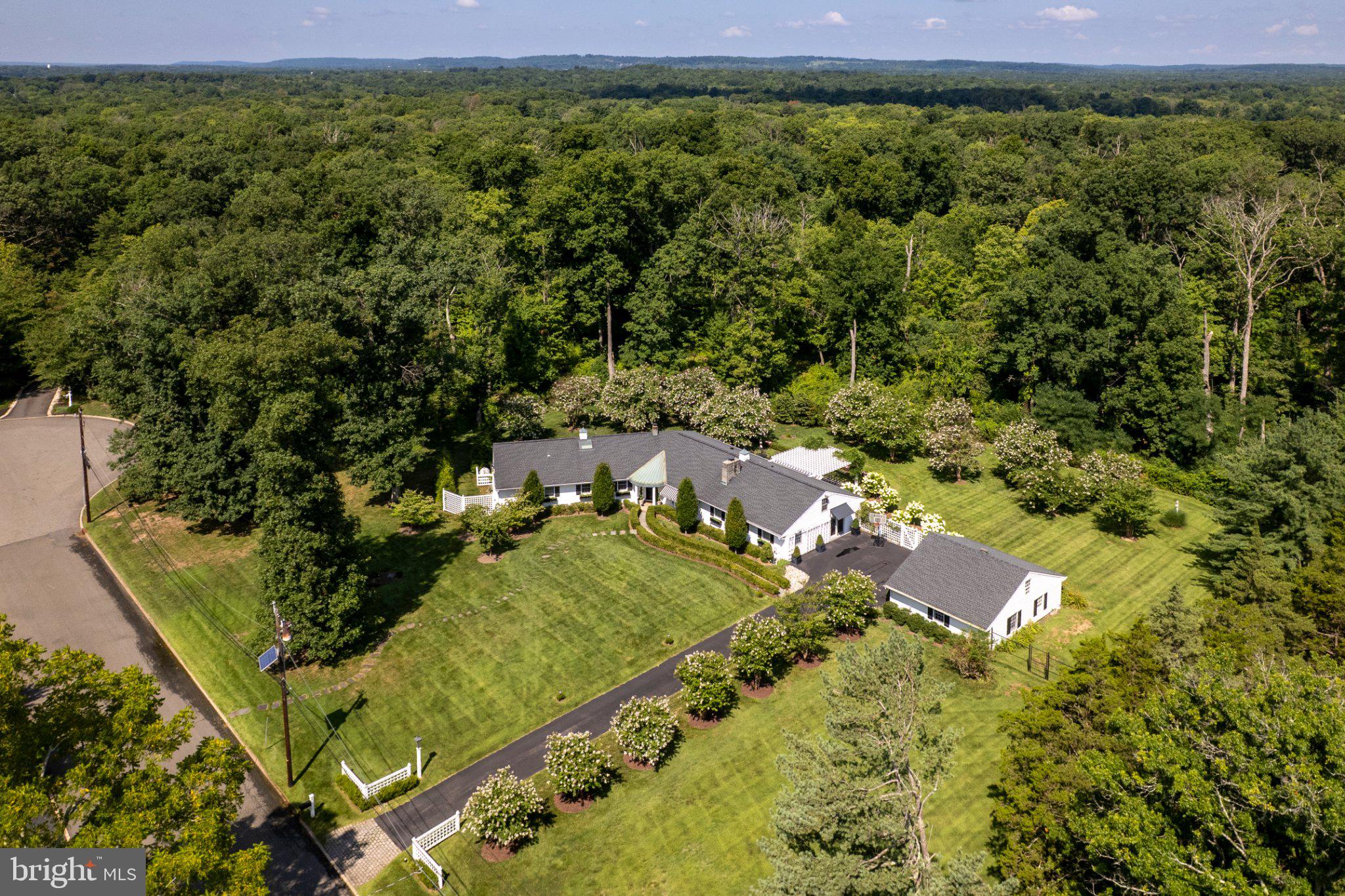 8 Skyfield Dr, Princeton, NJ 08540 photo