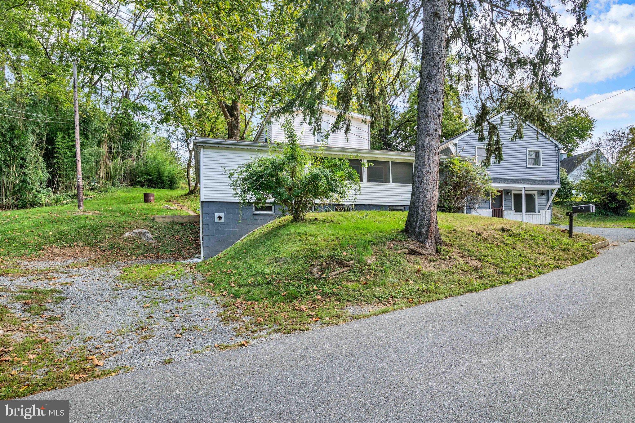 2017 Millcreek Rd, Lancaster, PA 17602 photo