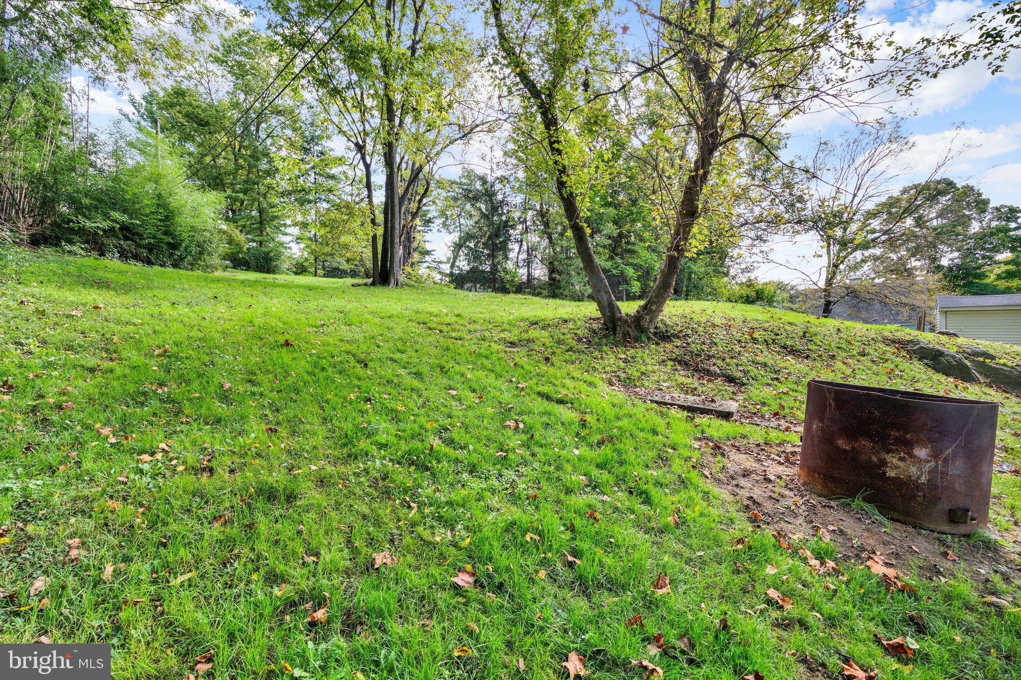 2017 Millcreek Rd, Lancaster, PA 17602 photo