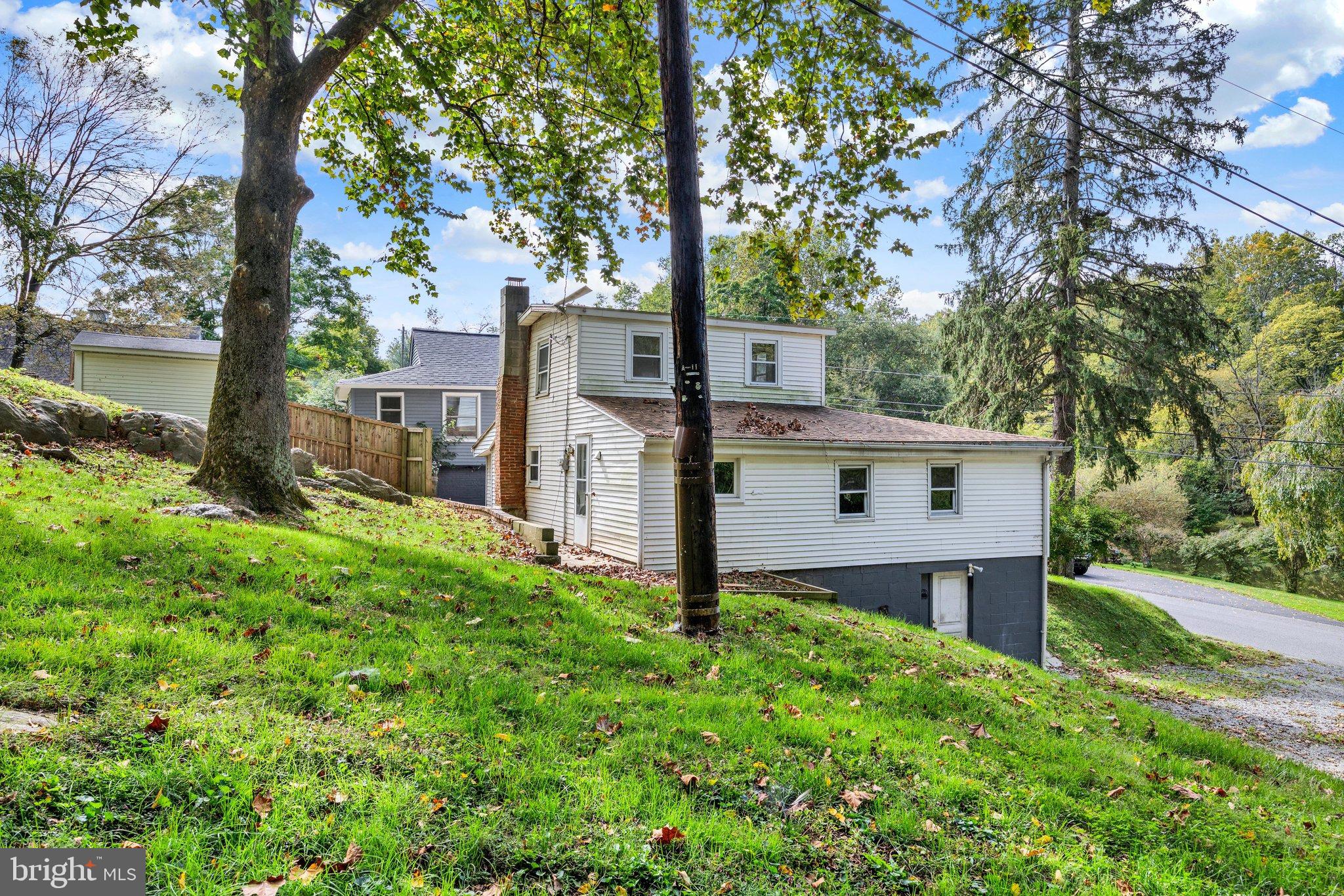 2017 Millcreek Rd, Lancaster, PA 17602 photo