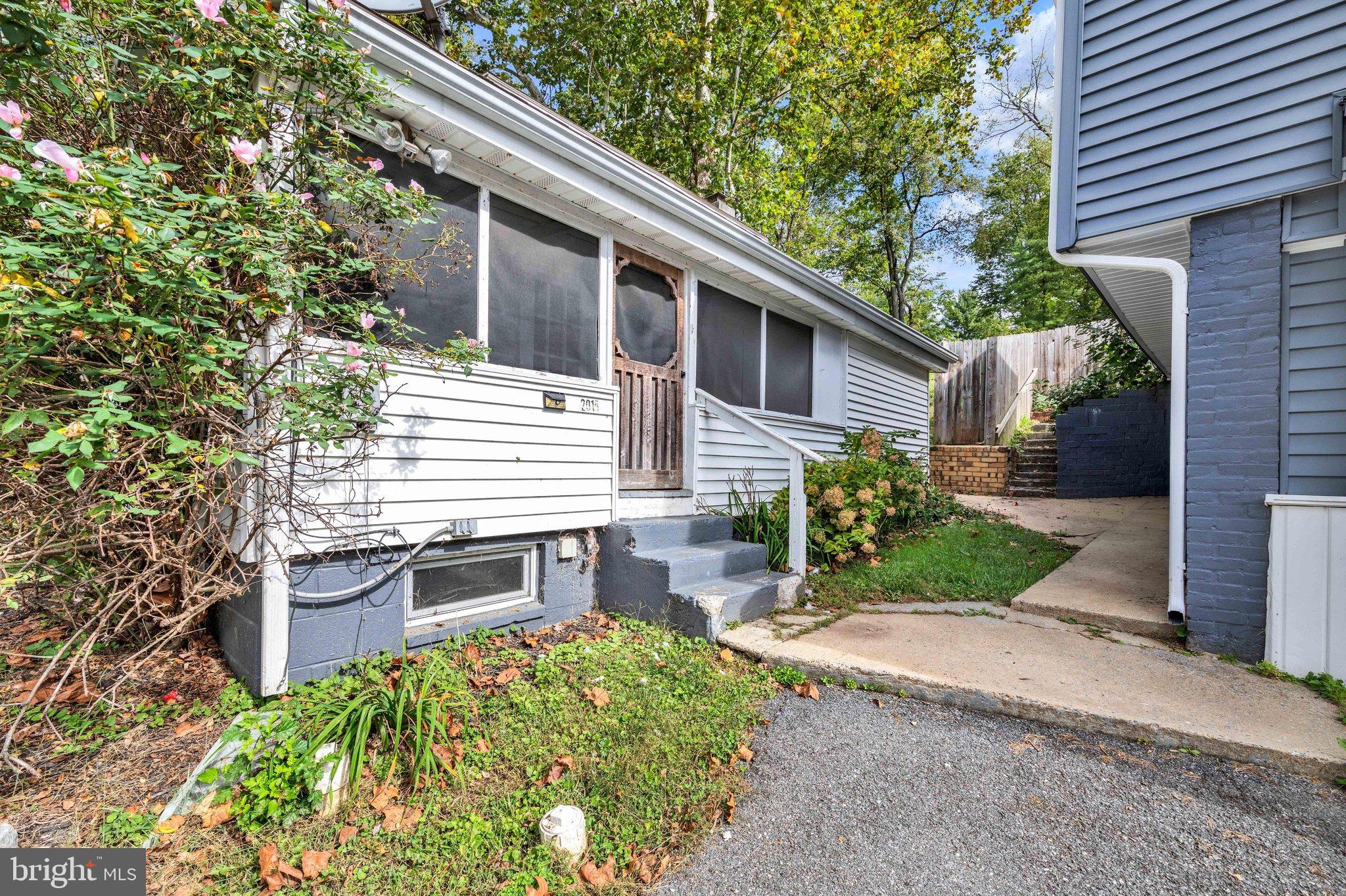 2017 Millcreek Rd, Lancaster, PA 17602 photo