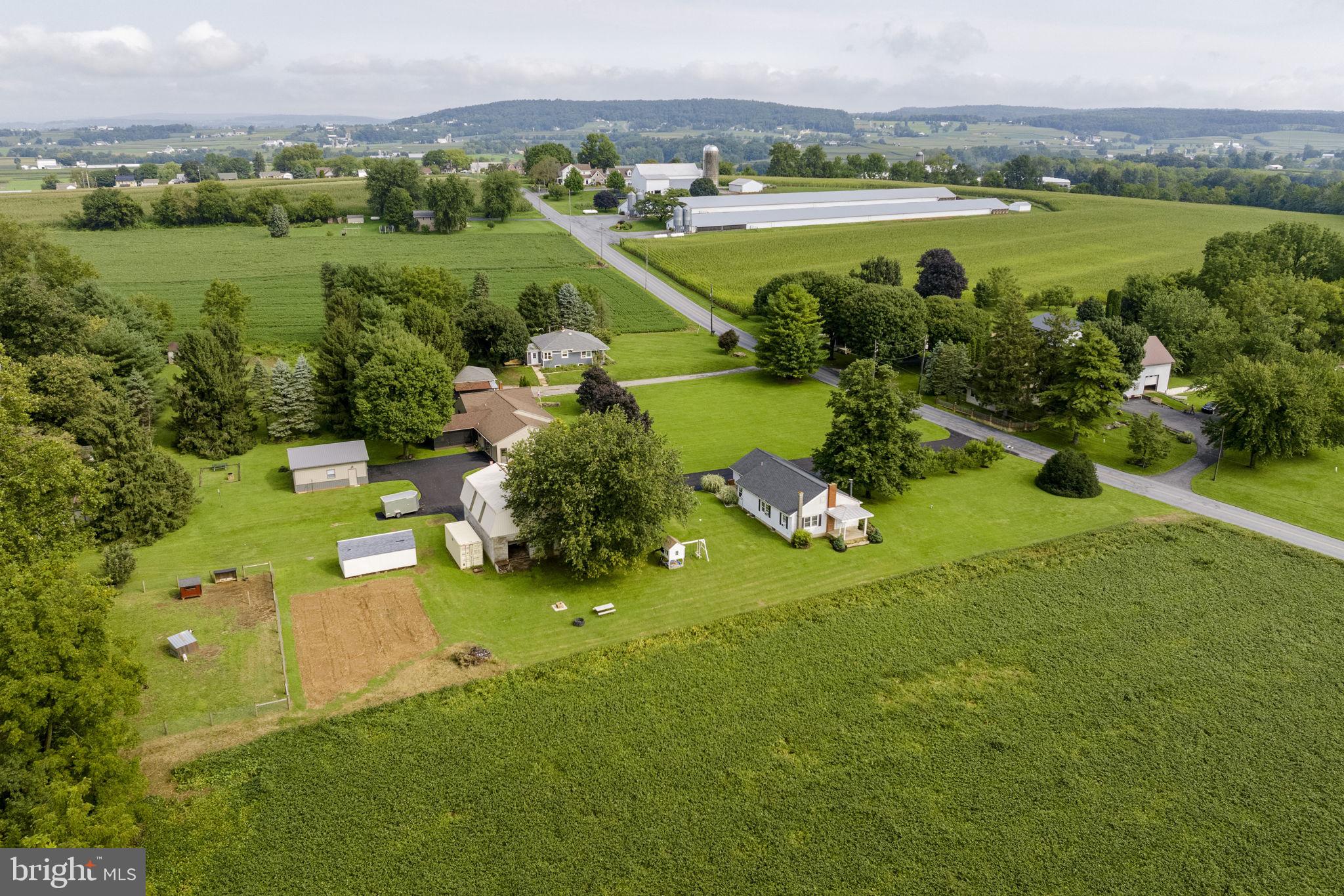 162 Bridgeville Rd, East Earl, PA 17519 photo