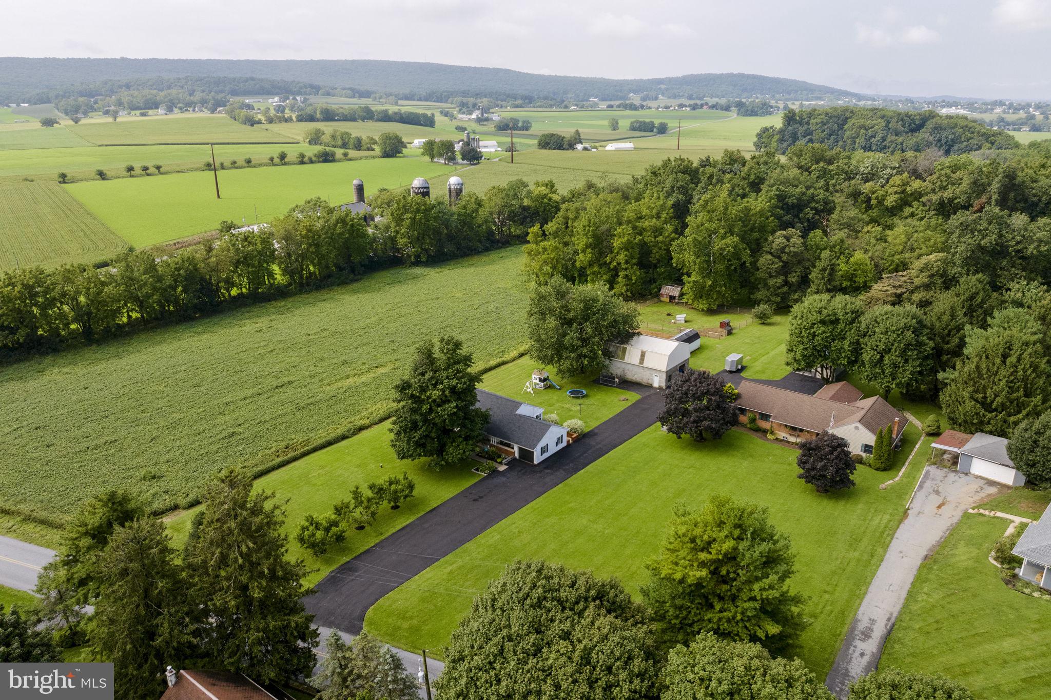 162 Bridgeville Rd, East Earl, PA 17519 photo