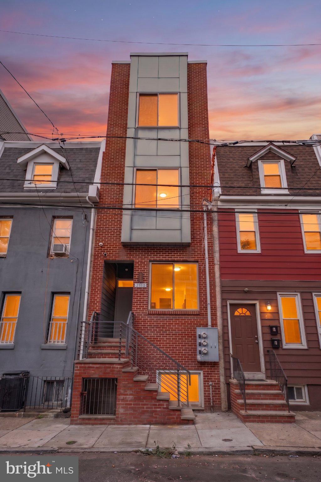 2110 7th St, Philadelphia, PA 19122