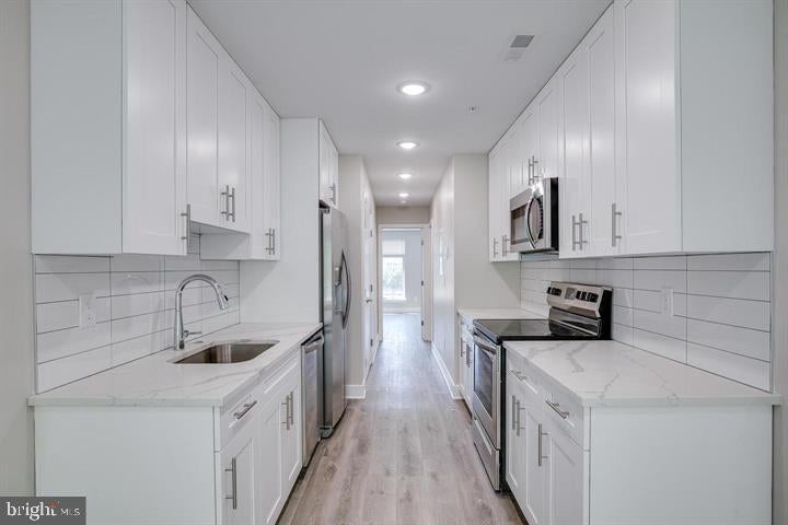 2019 N College Ave, Philadelphia, PA 19121 photo