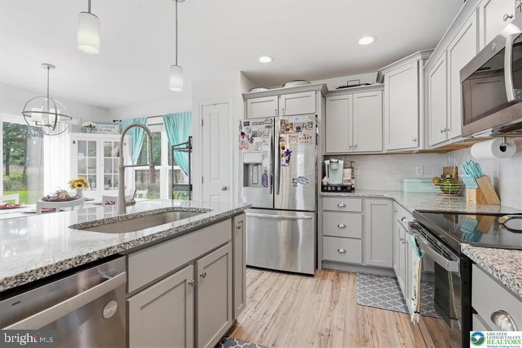 9524 Newtown Rd, Breinigsville, PA 18031 photo