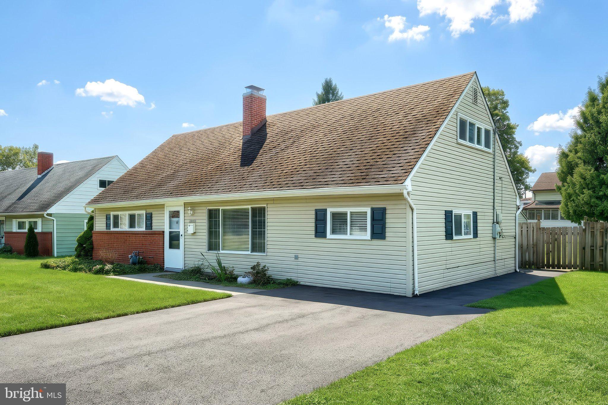 1512 Continental Rd, York, PA 17404