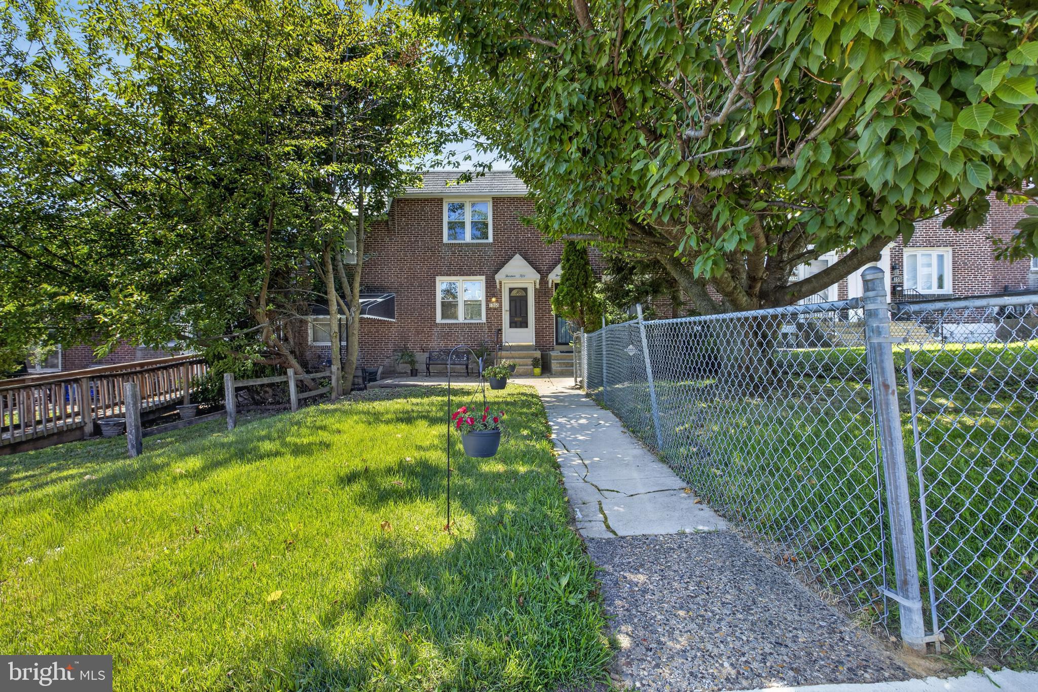 1350 Kimberly Dr, Philadelphia, PA 19151 photo
